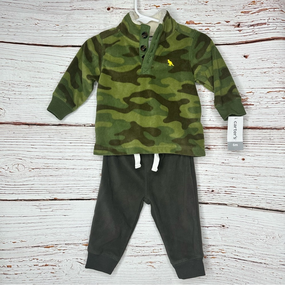 Baby boy Carter’s Fleece Set 6 Months